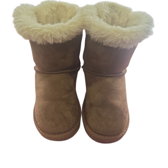 Other - Cozy Brown Boots with Cream Fur Lining
